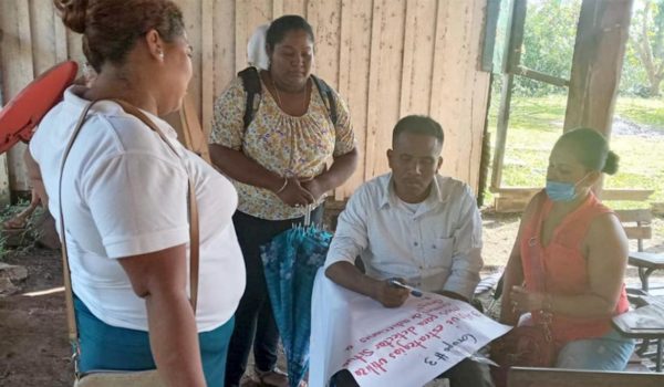 Falsos pasajeros asesinan en Bonanza a maestro que trabajaba como taxista
