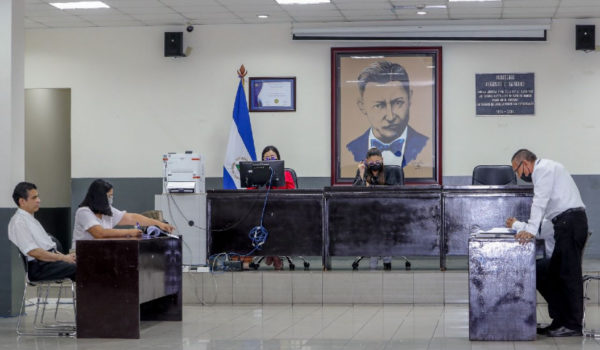 Envían a juicio a monseñor Rolando Álvarez y lo mantienen bajo arresto domiciliario