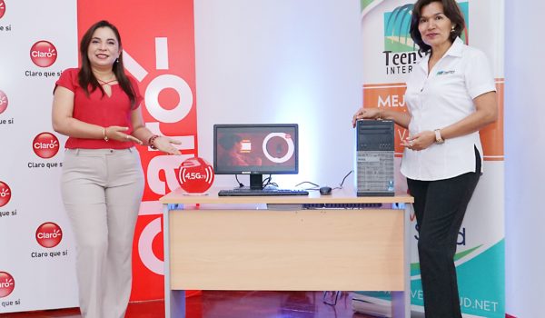 Claro y TeenSmart donan computadoras a escuelas rurales