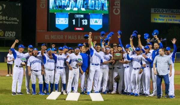 Nicaragua arrasa con débil oposición y se lleva el oro en beisbol centroamericano