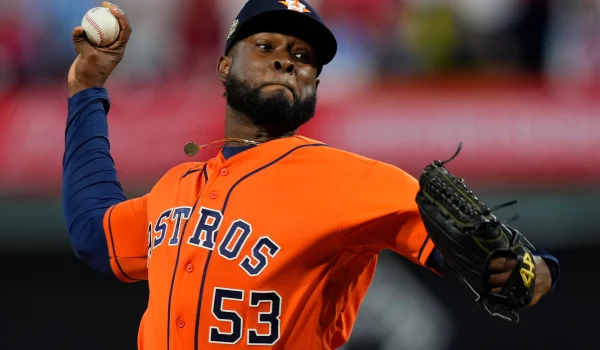 Astros extienden contrato al lanzador Cristian Javier hasta 2027