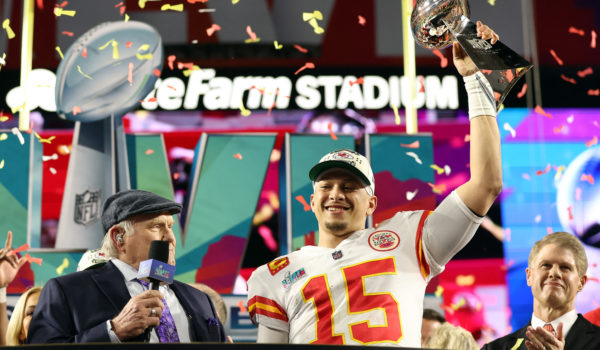 Con un heroico Mahomes, Kansas City vence a Filadelfia en el último suspiro
