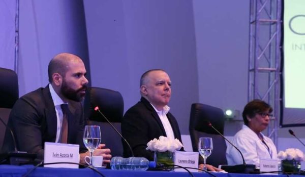 Ortega fracasó en su intento de fabricar vacunas rusas, ahora depende de estadounidenses y otras