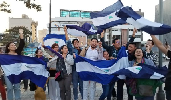 Nicaragüenses exiliados en Costa Rica celebran liberación de 222 presos políticos