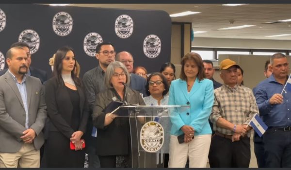 Alcaldesa de Miami Dade, Daniella Levine Cava, ofrece apoyo a excarcelados desterrados de Nicaragua