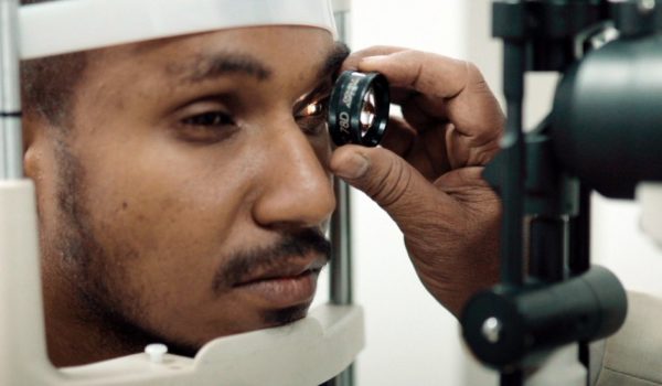 BBC Más de dos millones de personas en el mundo tienen retinosis pigmentaria.