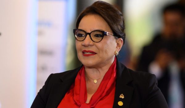 Getty Images La presidenta hondureña, Xiomara Castro, anunció que establecerá relaciones con China.