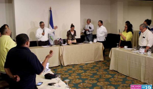 Pastores evangélicos cierran fila a favor de Ortega y arremeten contra el Vaticano y EE. UU.
