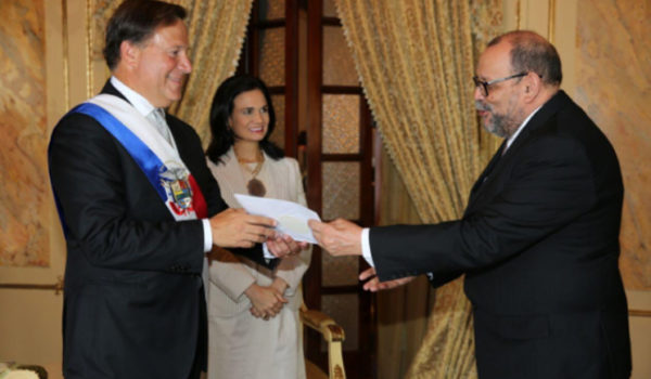 Ortega quita al embajador de Nicaragua en Panamá