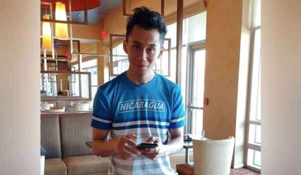 John Cerna, quiere una Nicaragua donde pueda caminar con sus hijos