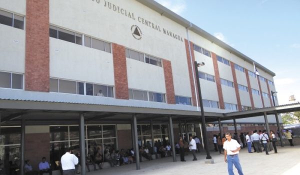 Detención provisional para adolescente que mató a presunto asaltante en barrio de Managua
