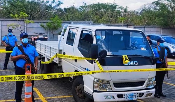 Narcotraficantes abandonan camión con más de un millón de dólares en El Castillo