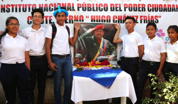 Mined orienta evaluar a estudiantes de secundaria con trabajos sobre Hugo Chávez