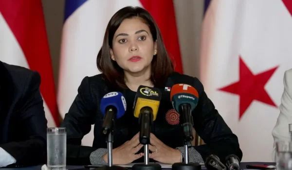 Panamá pone a disposición la nacionalidad para los desterrados por la dictadura