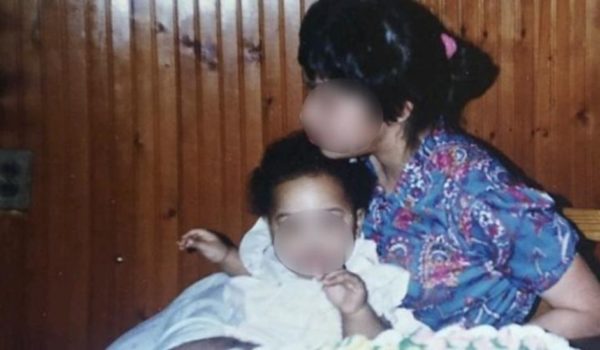 Cortesía: Magdalena Cruz Magdalena Cruz de bebé y su mamá, identificada como IC.