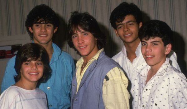 Getty Images Menudo en 1985, con la integración de Ricky Martin, Charlie Rivera, Roy Rosselló, Robby Rosa y Ray Acevedo