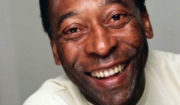 Getty Images El nuevo término fue definido como "algo o alguien que en virtud de su calidad, valor o superioridad no puede ser igualado a nada o a nadie, así como Pelé". Foto de 2001.