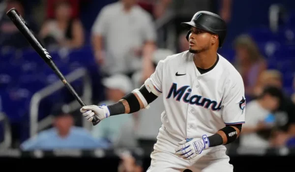 De Rod Carew a Luis Arráez: latinos que han bateado el ciclo en las Ligas Mayores