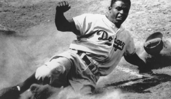 Diez momentos inolvidables que debes conocer sobre Jackie Robinson