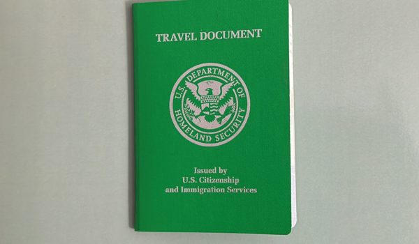 ¿Puede un refugiado o asilado en Estados Unidos solicitar un documento de viaje? Aquí te explicamos