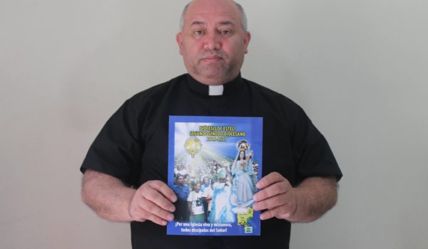 Policía traslada a Managua para «investigación» a los sacerdotes Eugenio Rodríguez y Leonardo Guevara