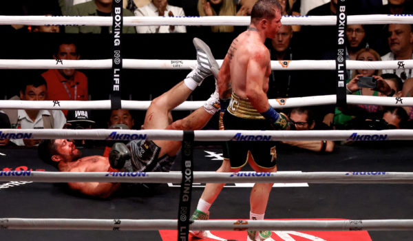 «Canelo» Álvarez domina a Ryder y sigue siendo el rey de los supermedianos