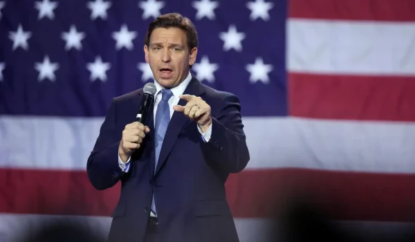 Ron DeSantis, el gobernador conservador de Florida, anuncia su candidatura presidencial