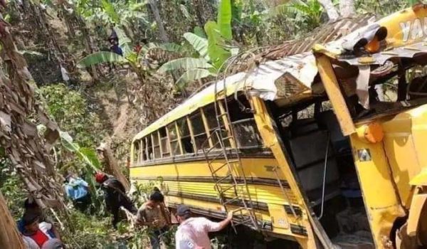 Bajo investigación chofer de autobús que cayó en abismo en San Sebastián de Yalí