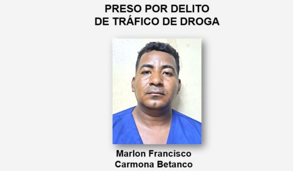 Policía atrapa en estacionamiento de gasolinera en Managua a hombre con cinco kilos de cocaína