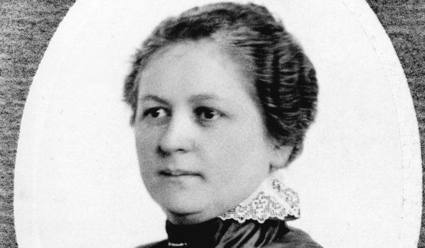 Melitta Group Melitta Bentz inventó el filtro para el café en 1908, cuando la demanda por esta bebida estaba creciendo en Europa.