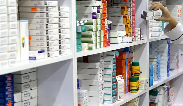 México autotizó 25 nuevos medicamentos, entre ellos efavirenz/ lamivudina/tenofovir disoproxil fumarato, una molécula nueva para el tratamiento del VIH. (Foto de archivo)