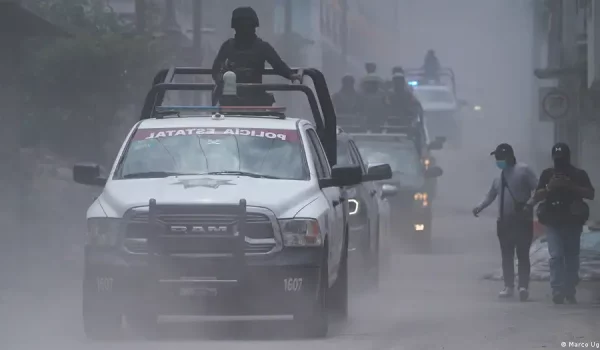 Las fuerzas del orden realizaron un operativo de búsqueda de los 14 trabajadores.