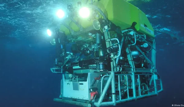 El robot Victor 6000 "ROV" teledirigido que busca a Titan