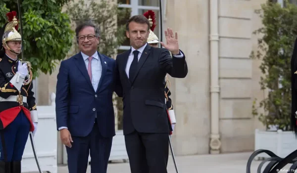 El presidente de Colombia, Gustavo Petro, y su homólogo francés Emmanuel Macron, este 22 de junio en París