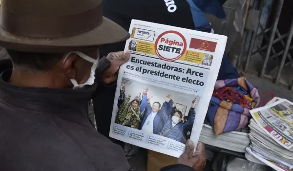 "¿Cómo vive un país sin prensa independiente?", cuestionaron periodistas de Página Siete.