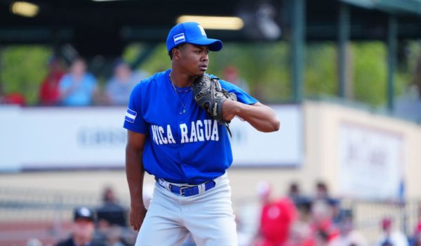 Espectacular debut de Duque Hebbert en República Dominicana