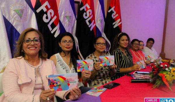 Cartillas repartidas casa a casa, el método de vigilancia de la dictadura quedó expuesto en informe de la ONU
