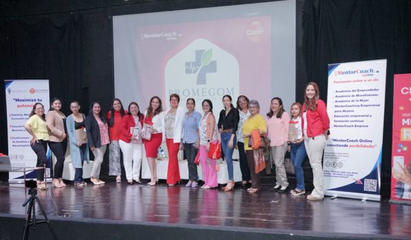 Claro presente en el lanzamiento del libro “Mujeres reales que dejan huella”