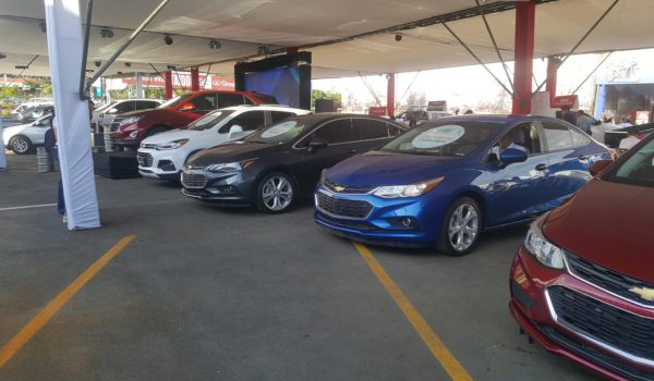 ¿Están los nicaragüenses comprando más vehículos o estos están ingresando más caros a Nicaragua? Se paga más por importarlos