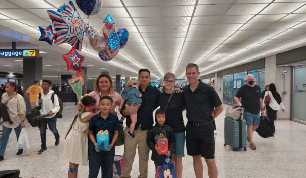 Ex preso político desterrado Michael Caballero se reúne con su familia en Estados Unidos