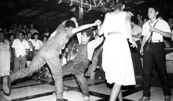 La juventud de los años ochenta: fiestas, escasez y guerra
