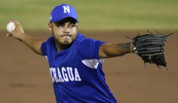 Oliver Espinoza por el honor de Nicaragua contra Curazao en San Salvador