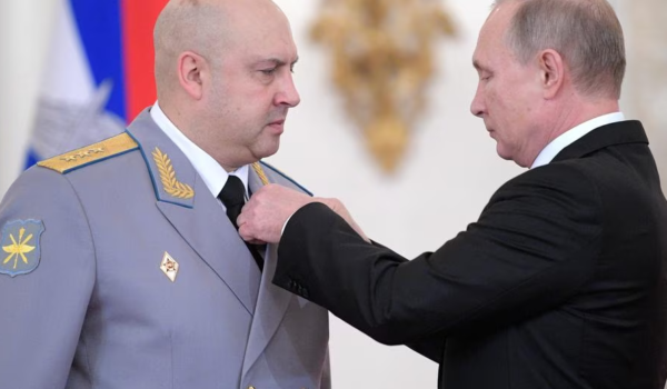Detienen a general ruso, Sergei Suroviki, por supuesta vinculación al grupo Wagner