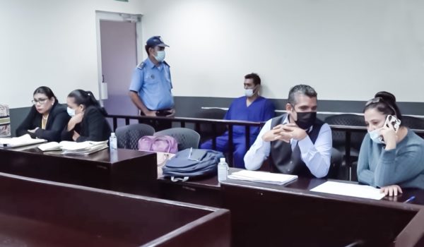 Juez ordena captura de madre e hija por parricidio en el barrio Georgino Andrade