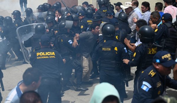 Los guatemaltecos votan en medio de denuncias de «compra de votos»