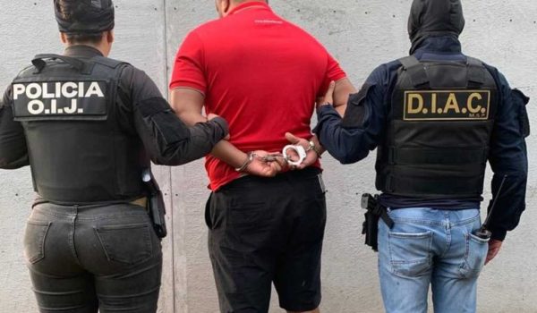 El OIJ captura a tres sospechosos por crimen de nicaragüense en playa costarricense