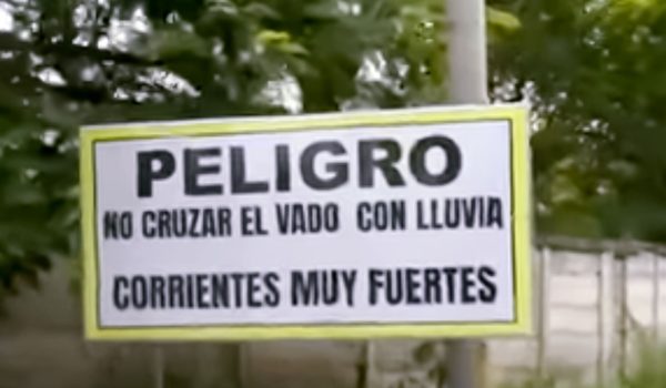 Alcaldía de Managua instala rótulo en cauce donde fue arrastrado un conductor