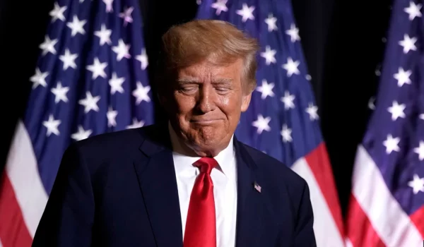ARCHIVO - El expresidente Donald Trump habla durante un mitin, el 7 de julio de 2023, en Council Bluffs, Iowa.