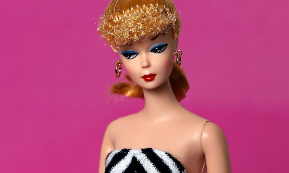 Getty Images La Barbie original era demasiado "mujer" para algunos de los vendedores de muñecas de la época.