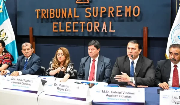 La suspensión del partido Semilla se dio al mismo tiempo que el Tribunal Supremo Electoral de Guatemala oficializaba los resultados de los comicios.